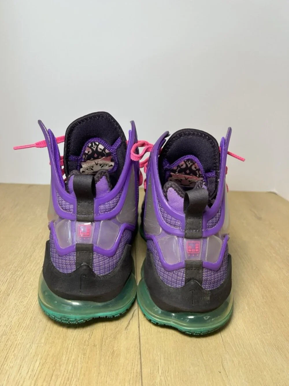 Nike Lebron XIX 19 
